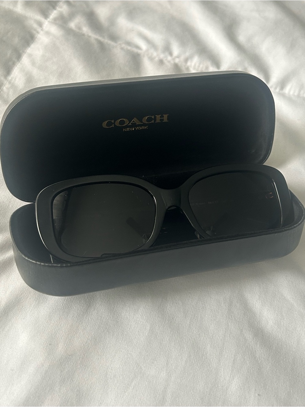 COACH Black Women'Sunglasses with Case